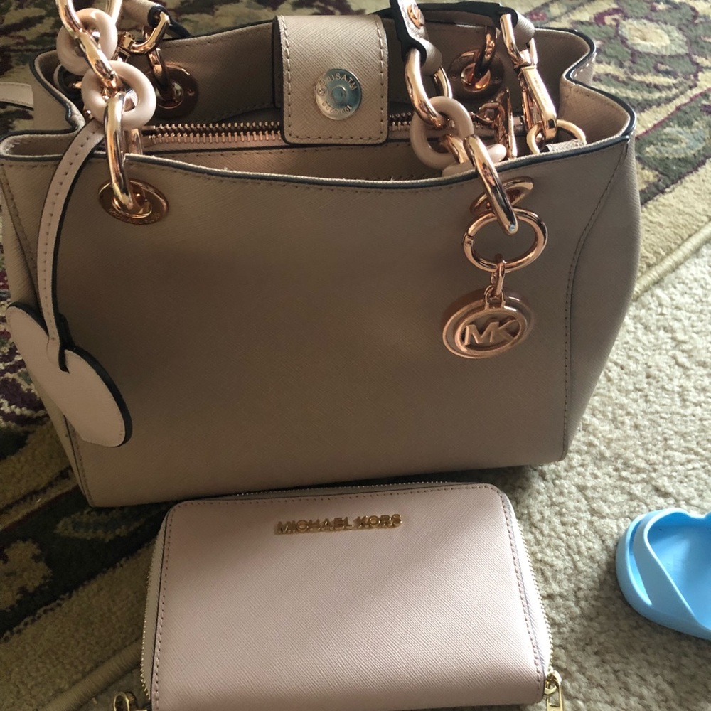Michael Kors blush handbag & wallet